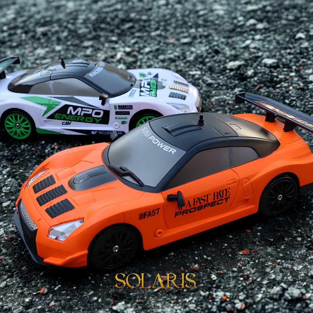Coche teledirigido drift 1:24 GTR blanco