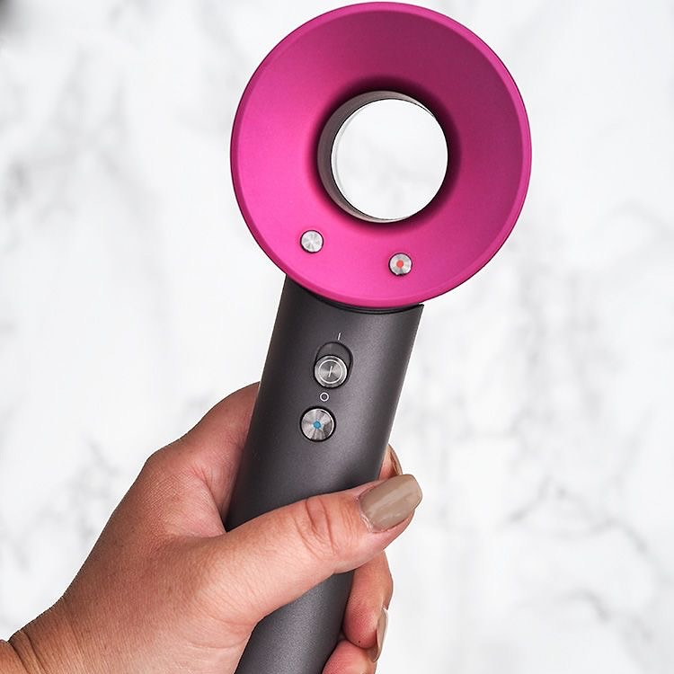 Secador iónico tipo dyson con accesorios