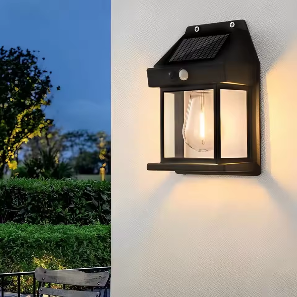Lámpara Solar de Pared con Sensor – Resistente al Agua y con 3 Niveles de Luz