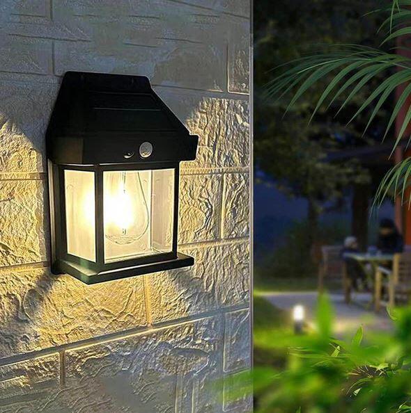 Lámpara Solar de Pared con Sensor – Resistente al Agua y con 3 Niveles de Luz